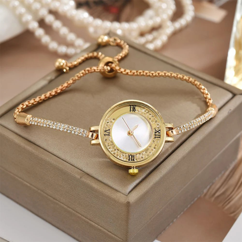 Women's Small Dial Watch Crystal Quartz Wristwatch Minimalist Small Circular Bracelet Watches Ultra Thin Exquisite Small Clock