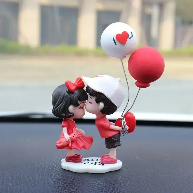 Mini Resin Couples Figurine Cute Lovers Balloon Ornament for Car Dashboard Office Decor Valentine's Day Gift