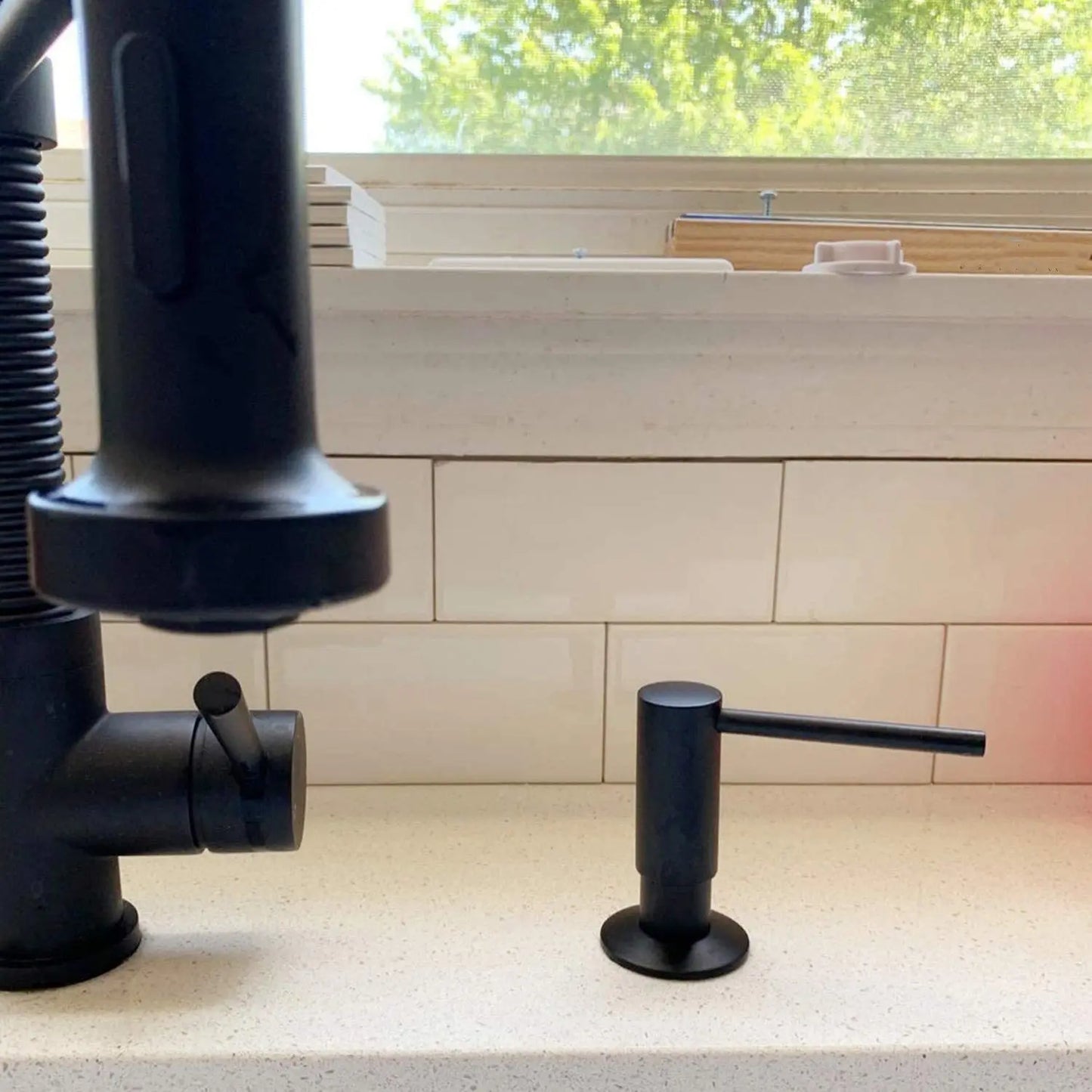 500ml Built-in Pump Kitchen Liquid Soap Dispenser Brass Brushed Nickel Elegant Design for Sink Counter Black Hand Pressure