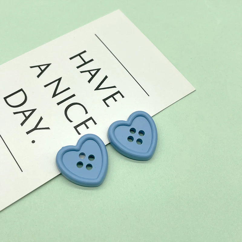 20 Piece Set of 18mm Colorful Heart Shaped Plastic Buttons for Children's Clothing and Sweaters Cute DIY Sewing Accessories