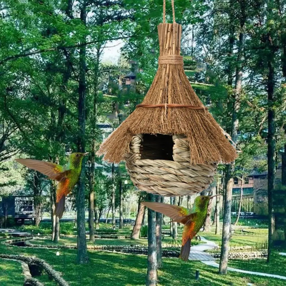 Hanging Bird House Hand Woven Grass Bird Hut Eco-friendly Birds Straw Cages Cozy Birds Nest Shelter from Cold Weather