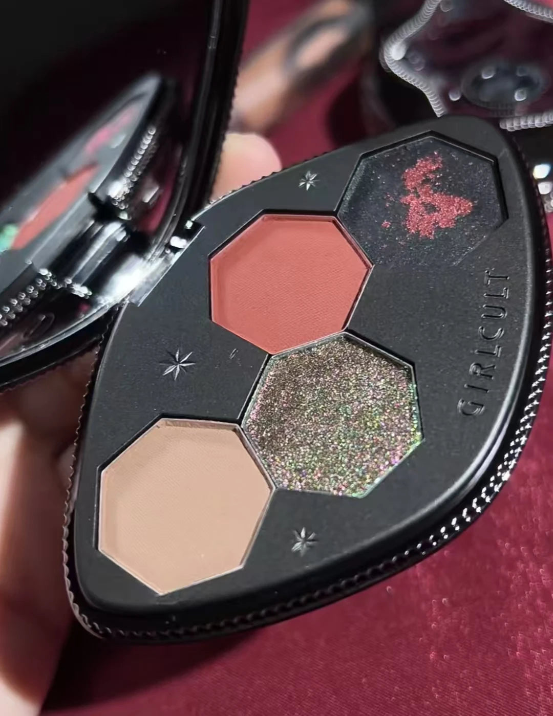 Girlcult Vegan 4 Color Eyeshadow Palette Shimmer Matte Chameleon Makeup for Halloween and Everyday Looks