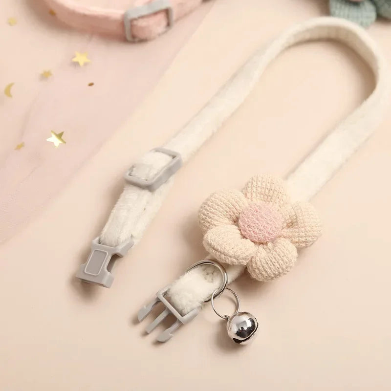 1PC Lovely Cat Collar Adjustable Cartoon Style Soft Plush Flower Collar with Bell Kitten Necklace Small Dog Pet Supplies