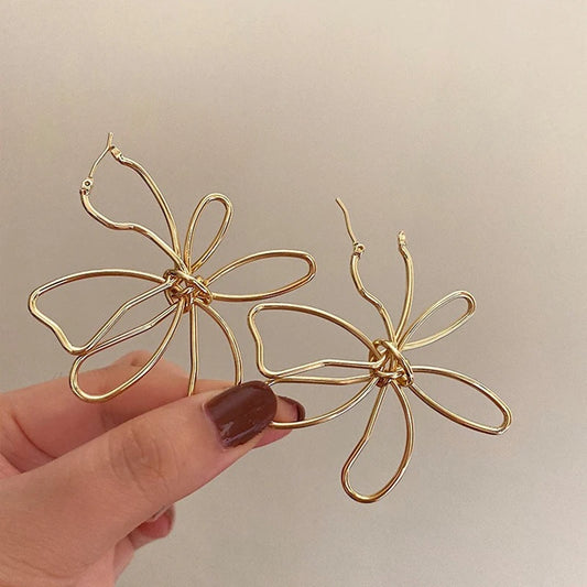 Vintage Metal Line Flower Stud Earrings For Women Girl Minimalist Gold Color Hollow Big Flower Personality Earrings Jewelry Gift