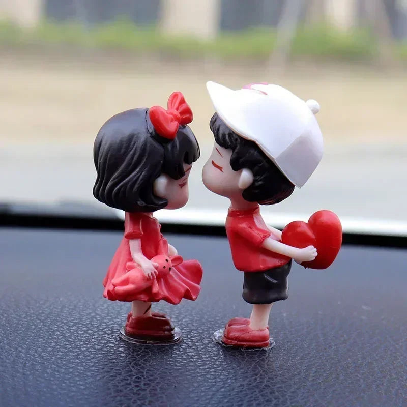 Mini Resin Couples Figurine Cute Lovers Balloon Ornament for Car Dashboard Office Decor Valentine's Day Gift