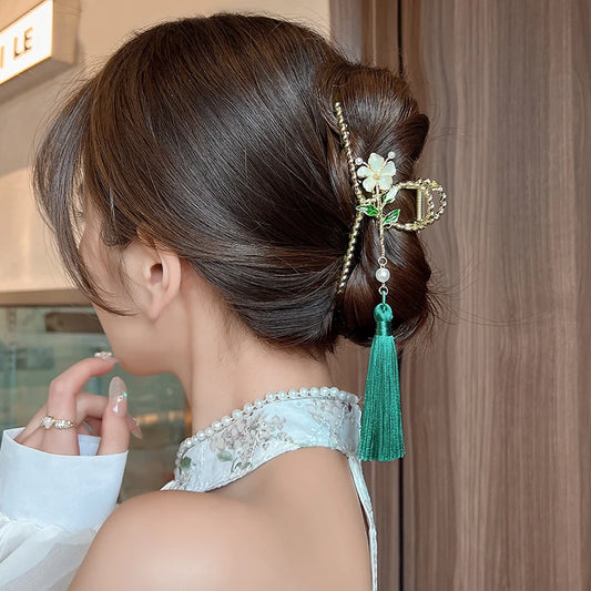 Ancient style tassel flower clip, super fairy temperament shark clip on the back of the head, high-end hair accessory