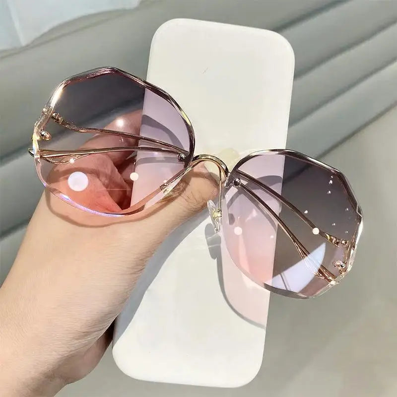 Fashion Tea Gradient Sunglasses Women Ocean Water Cut Trimmed Lens Metal Curved Temples Sun Glasses Female UV400