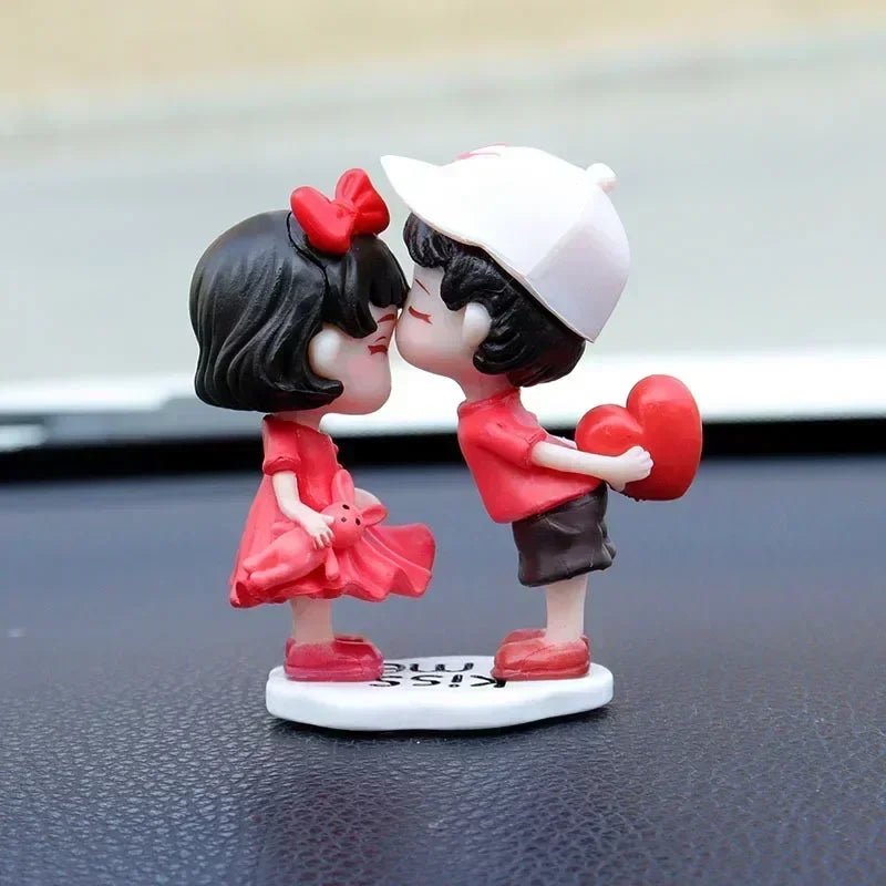 Mini Resin Couples Figurine Cute Lovers Balloon Ornament for Car Dashboard Office Decor Valentine's Day Gift