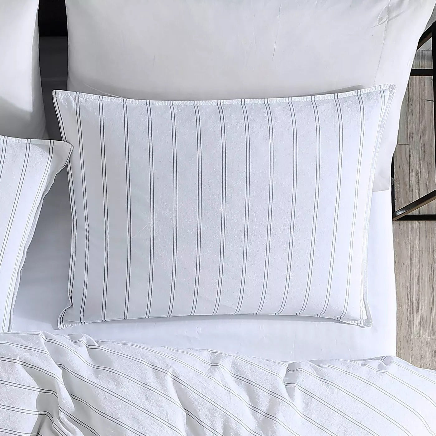 Vinton 3-Piece Cotton King Comforter