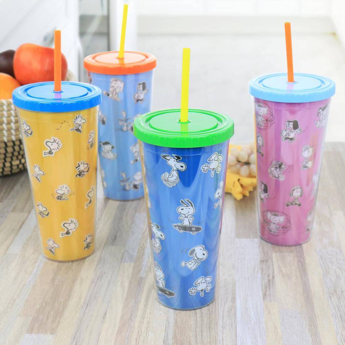 Peanuts 129407.01 23.6 oz Tumbler set with Lid and Straws (4 Pieces) - Multicolor