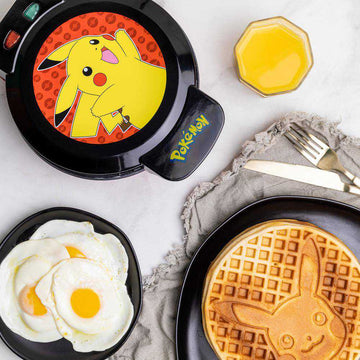 Uncanny Brands WM1/POK/PIK Pokémon Pikachu Waffle Maker - Black/Red