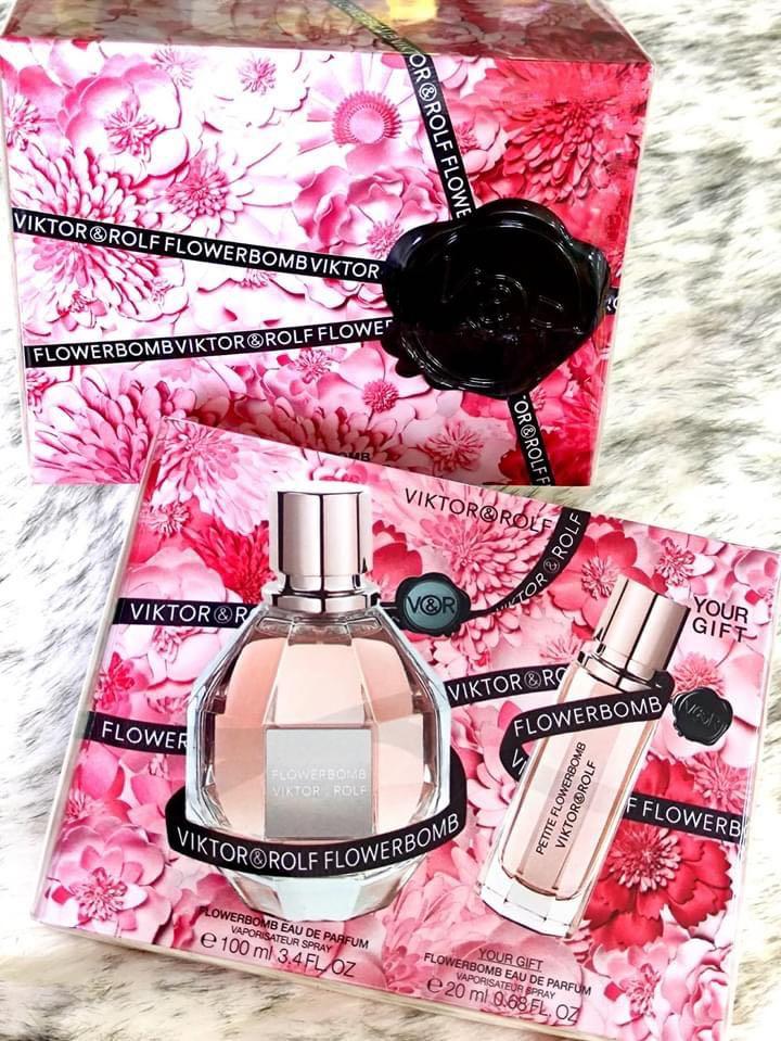 Set de perfume para mujer Flower Bomb de Viktor&amp;Rolf, 3,3 oz 